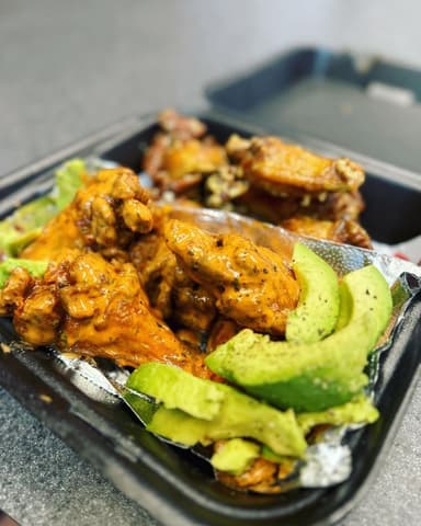 Ace of wingz food truck logo