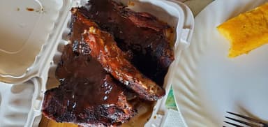 Ms Annie's BBQ Pitt food truck logo