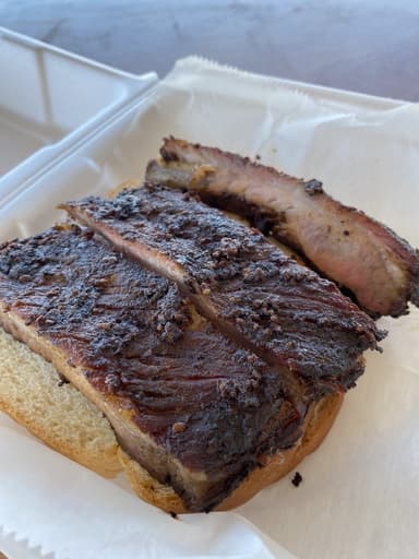 Right off the Bone food truck logo