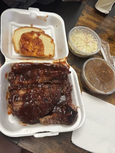Smokey Trails BBQ food truck logo