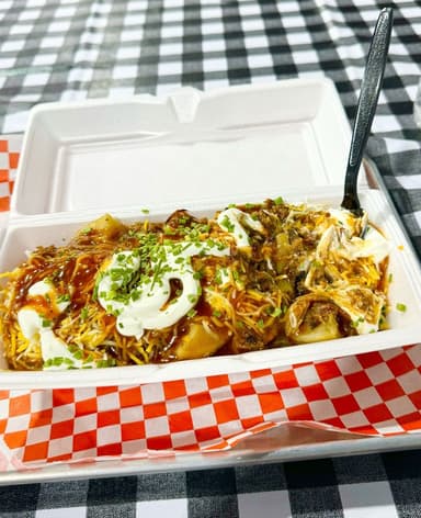 Smokin & Rollin BBQ food truck logo