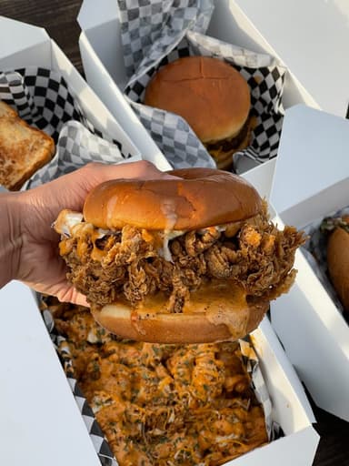 BBuddies food truck logo