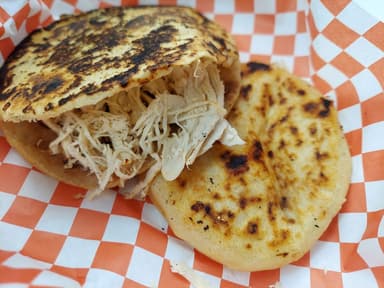 Emma's Papusas and Mexican Food food truck logo