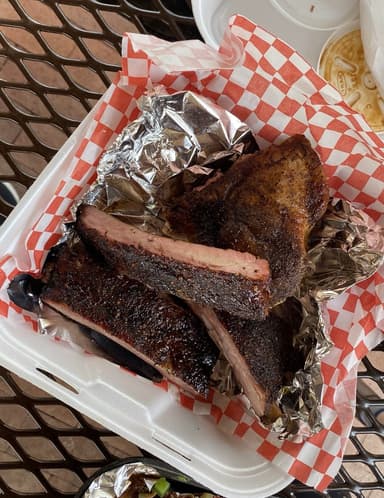 Harris' Smokehouse BBQ food truck logo