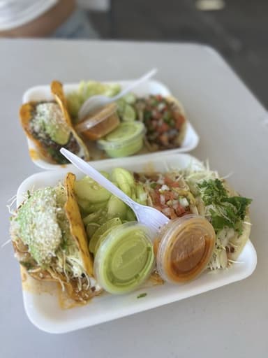 Dona Alicia Mexican Food food truck logo