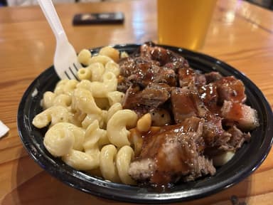 Chins BBQ food truck logo