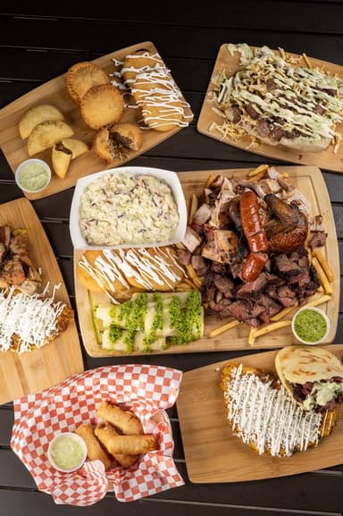 Smoke and Friends Carne en Vara food truck logo