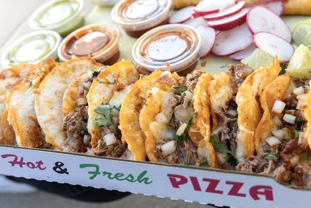 Birrieria La Raza